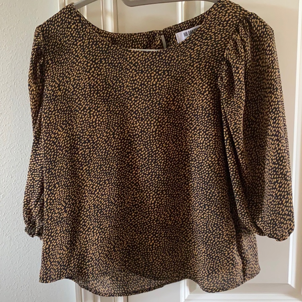 BB Dakota top! Lightly worn. Love the pattern!